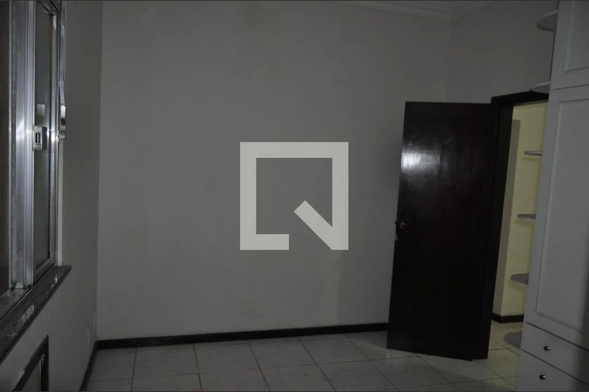 5-bedroom house with 450 m² and a private-use pool — photo 12