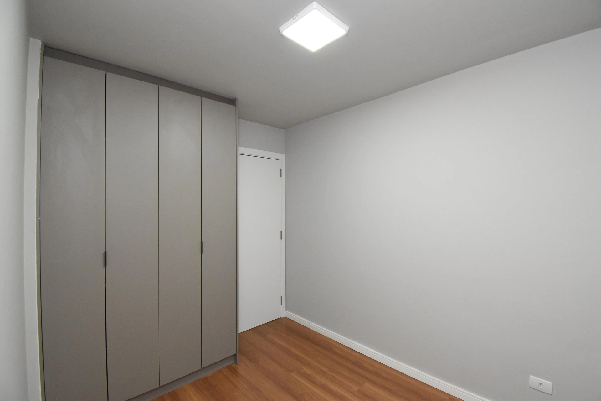 Apartamento de 2 quartos em condomínio com academia — photo 5