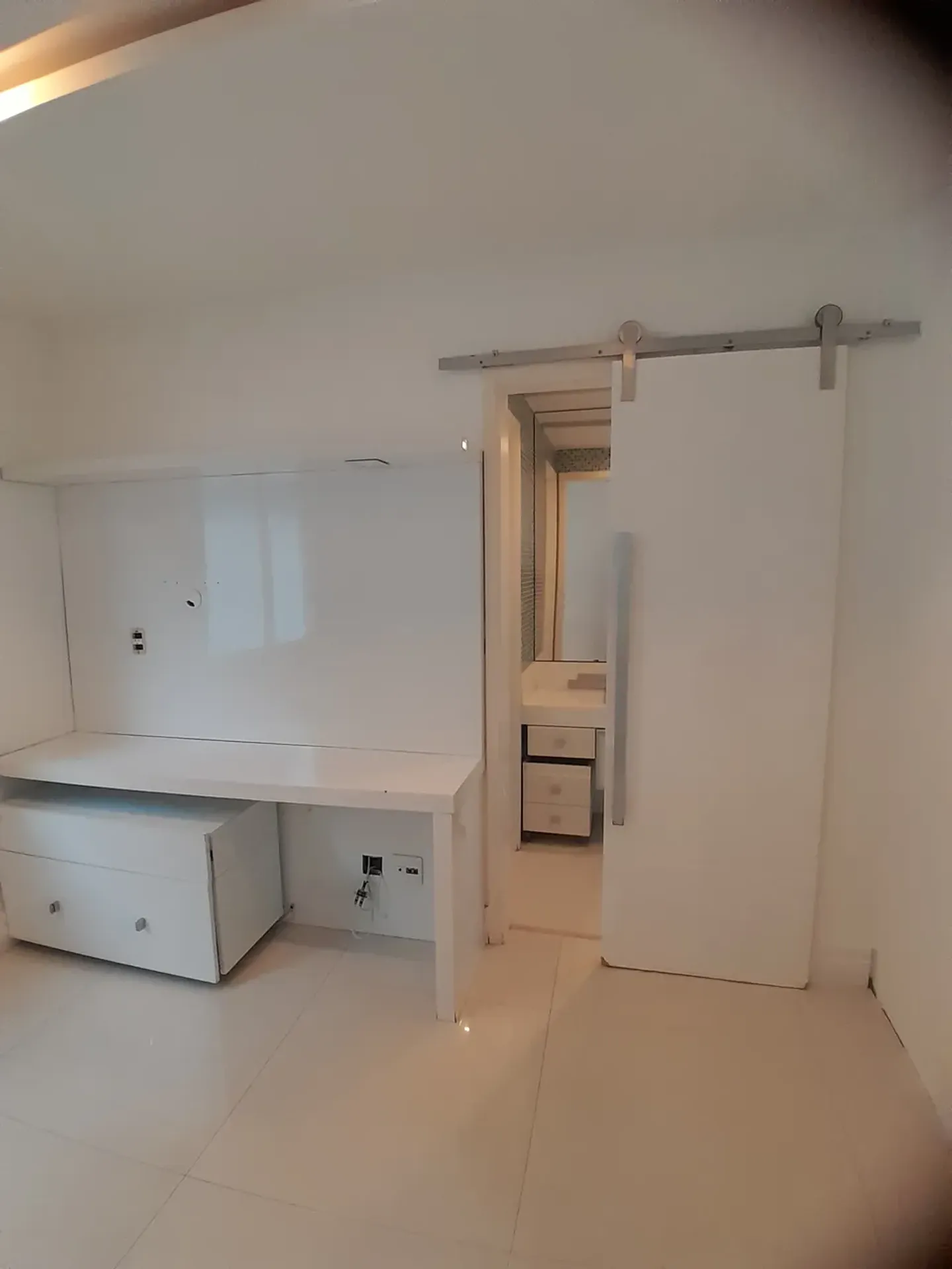 House with 4 en-suite bedrooms and 3 parking spots — photo 55