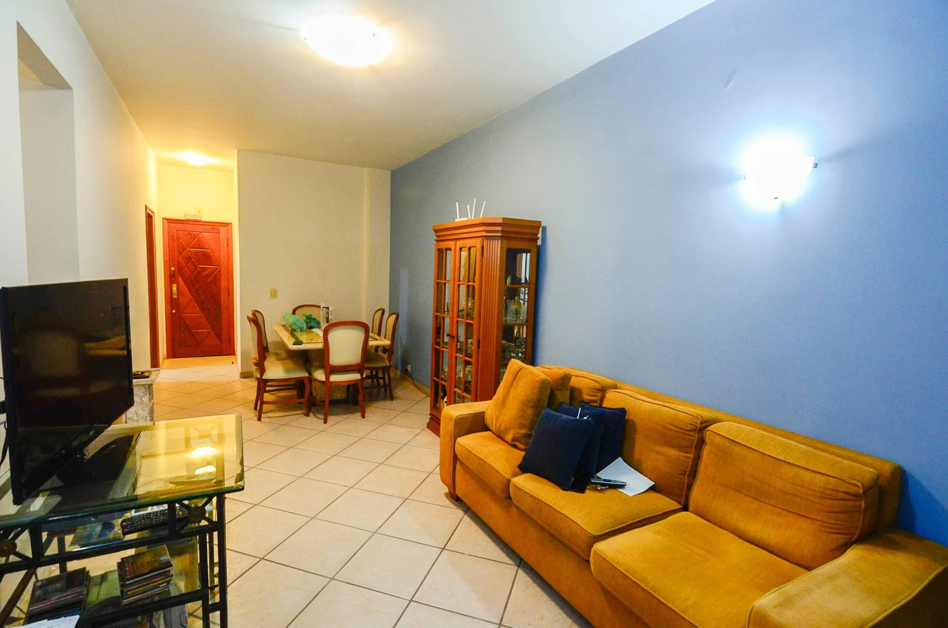 Furnished 2-bedroom apartment with a gas stove — photo 10