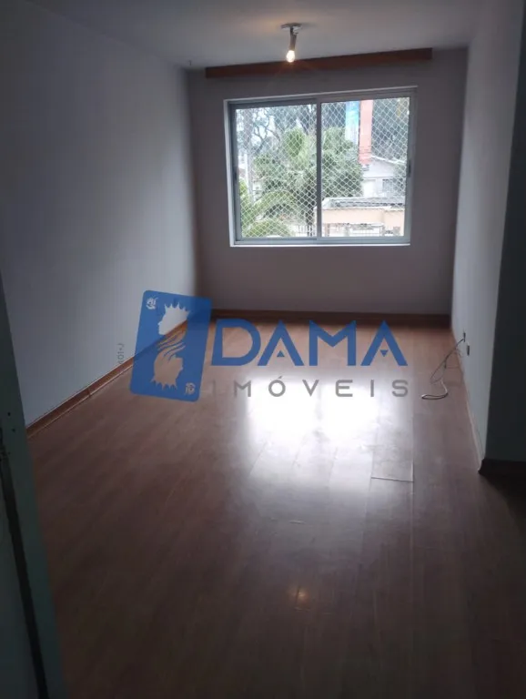 Apartamento com 3 quartos e área de lavanderia — photo 11