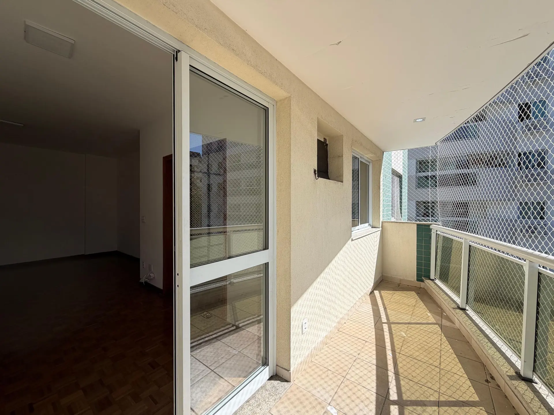 3-bedroom apartment with 1 parking space and separate kitchen