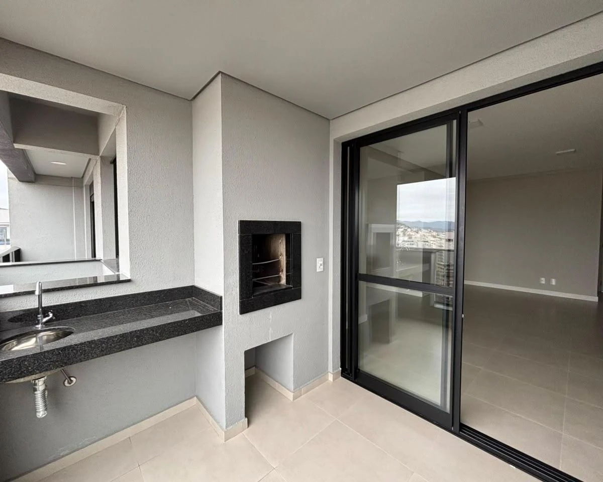 Apartamento mobiliado, 74 m², com vista para a água