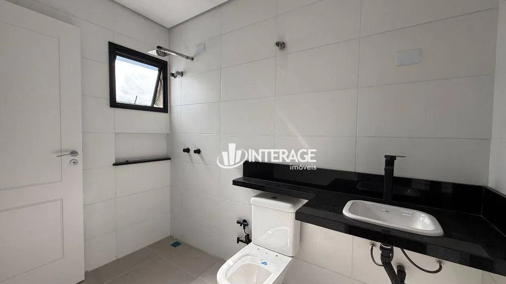 3-suite townhouse with private BBQ and garden — photo 17