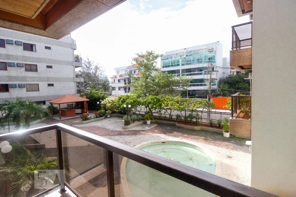 Furnished apartment, 90 m², with a glass-enclosed balcony — photo 36
