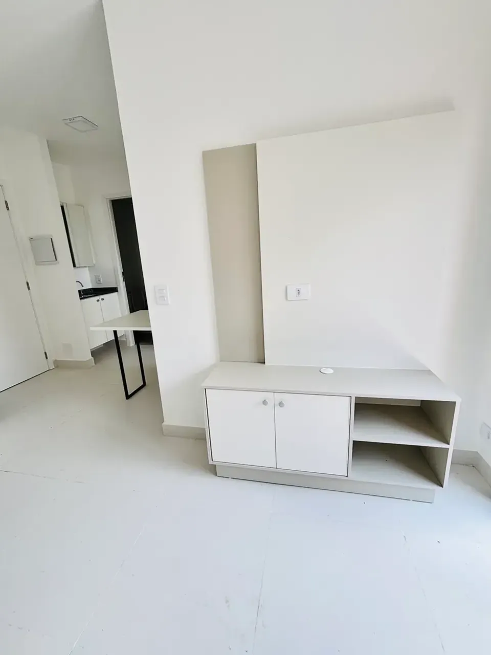 Furnished 2-bedroom apartment with balcony