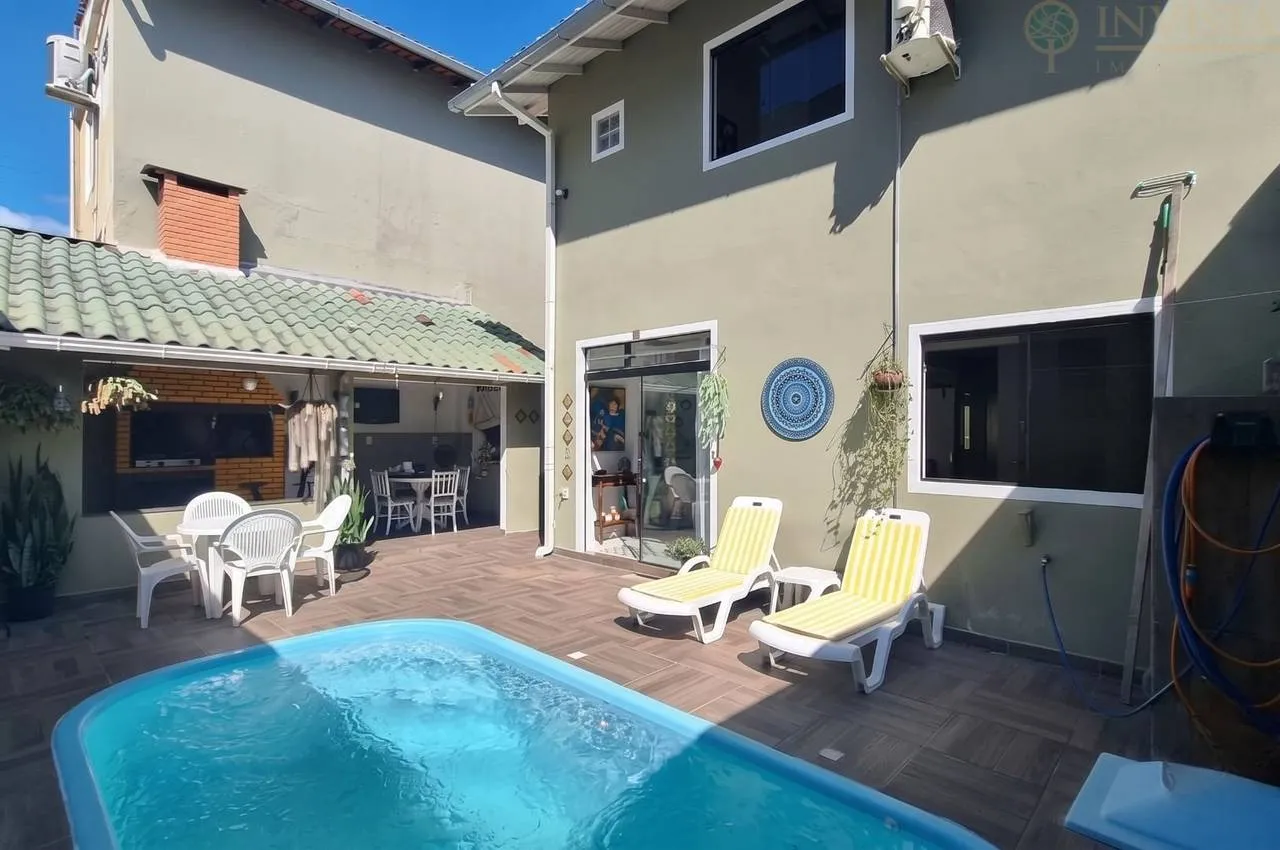 204 m² house with a jacuzzi and a bathtub — photo 9