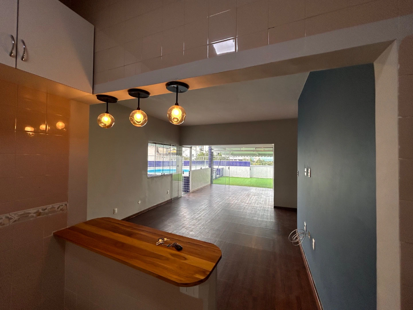 3-bedroom apartment with a terrace and mountain views — photo 20