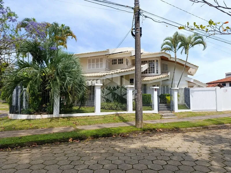 Furnished house, 222 m², with a bathtub — photo 16