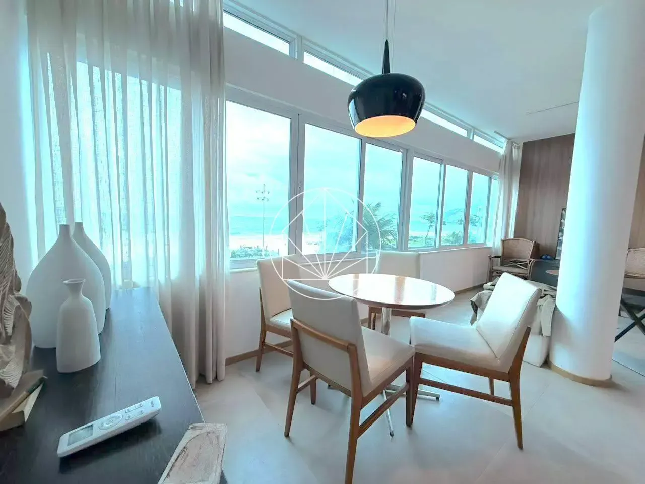 Furnished 160 m² apartment with 3 en-suite bedrooms — photo 12