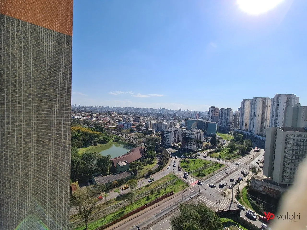 Furnished 2-bedroom apartment with enclosed balcony — photo 20