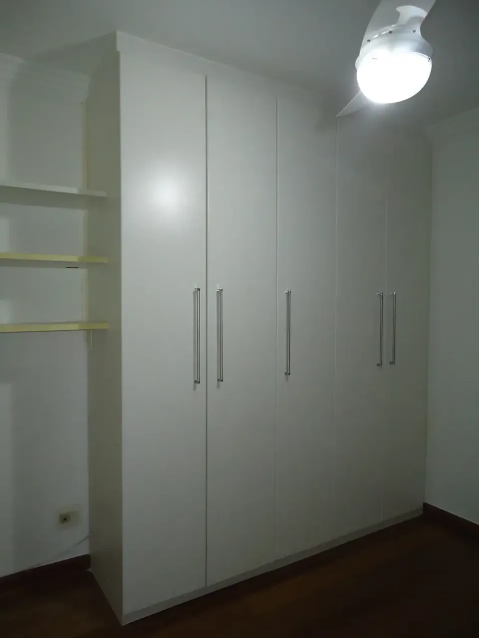 Wood or laminate floors in a 3-bedroom apartment, 107 m² — photo 7