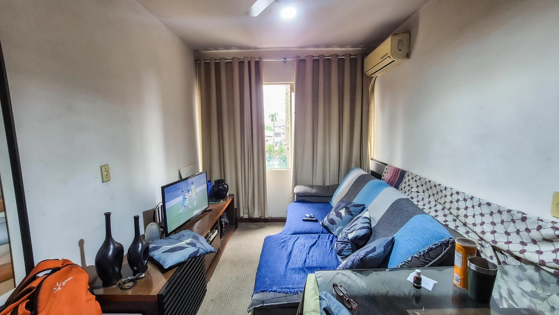 One-bedroom apartment with a washing machine — photo 18