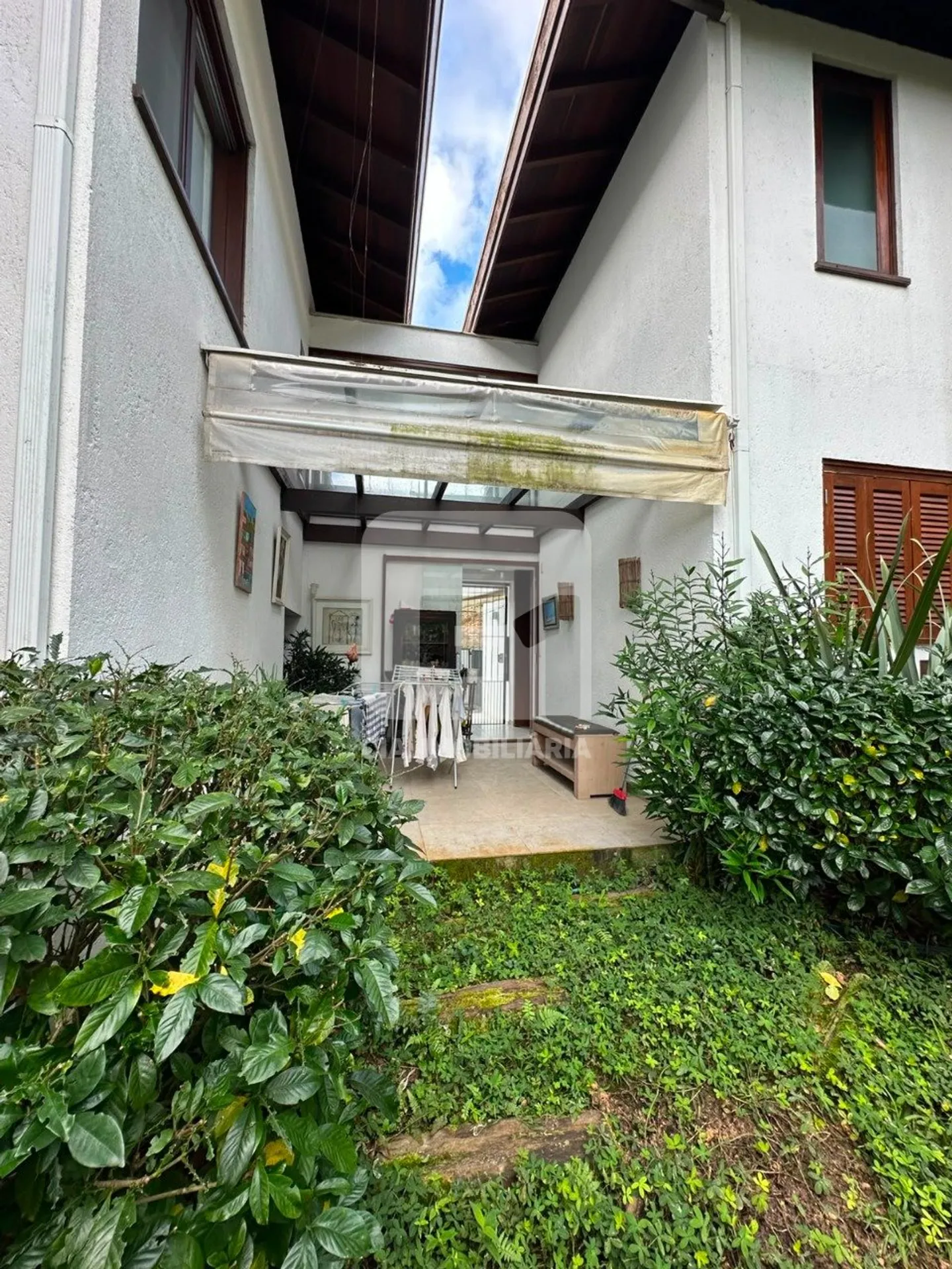 Furnished house with 6 bedrooms and 650 m² total — photo 74