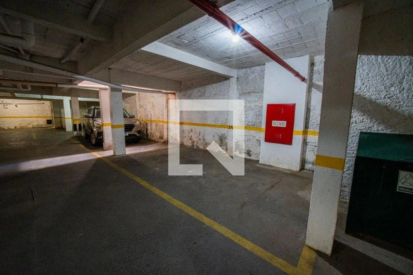 Квартира з 2 спальнями та дерев'яною підлогою або ламінатом — photo 27