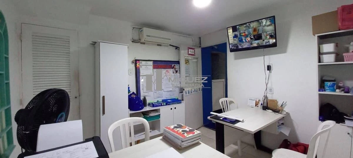 One-bedroom apartment in a building with a gym — photo 39