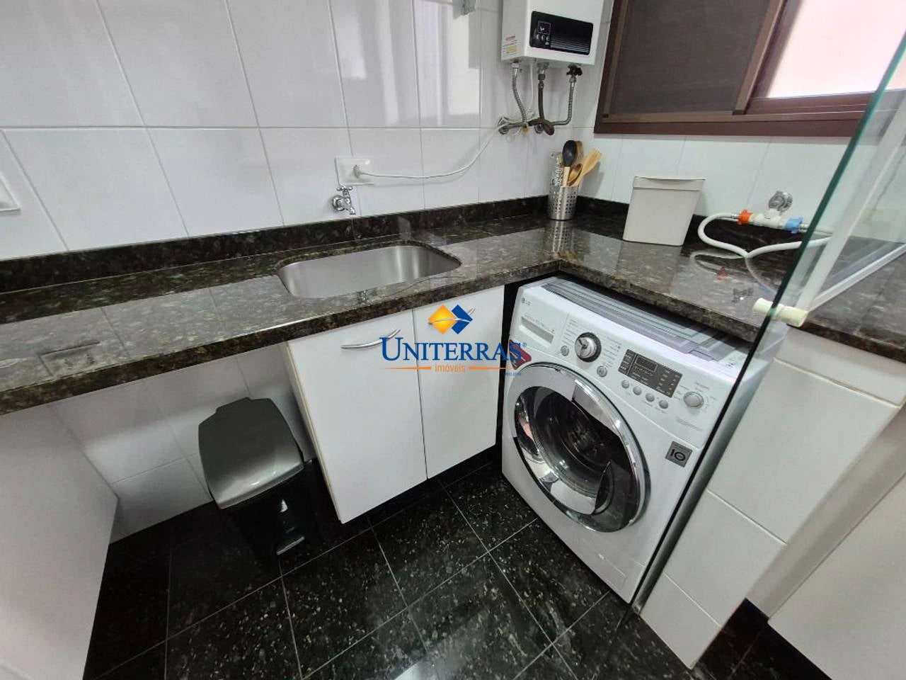 Furnished apartment, 74 m², with a grill on the balcony — photo 17