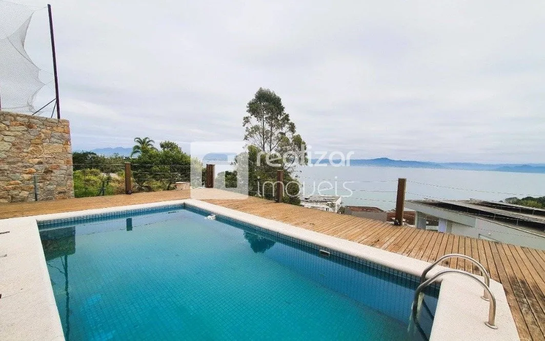 Modern house with 719 m², 3 suites and 5 parking spots