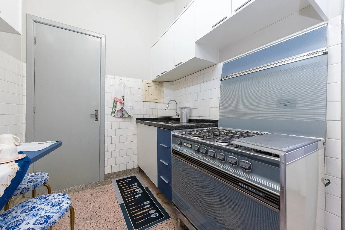 Furnished apartment, 97 m², with a bathtub — photo 37