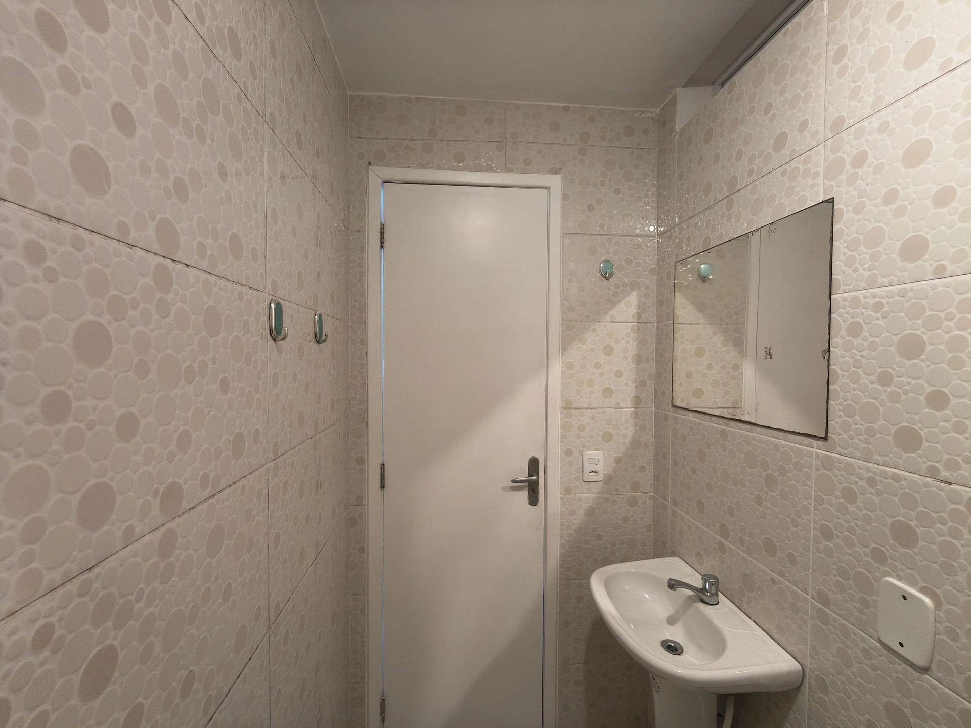 Condo house with 3 bedrooms and a balcony — photo 28