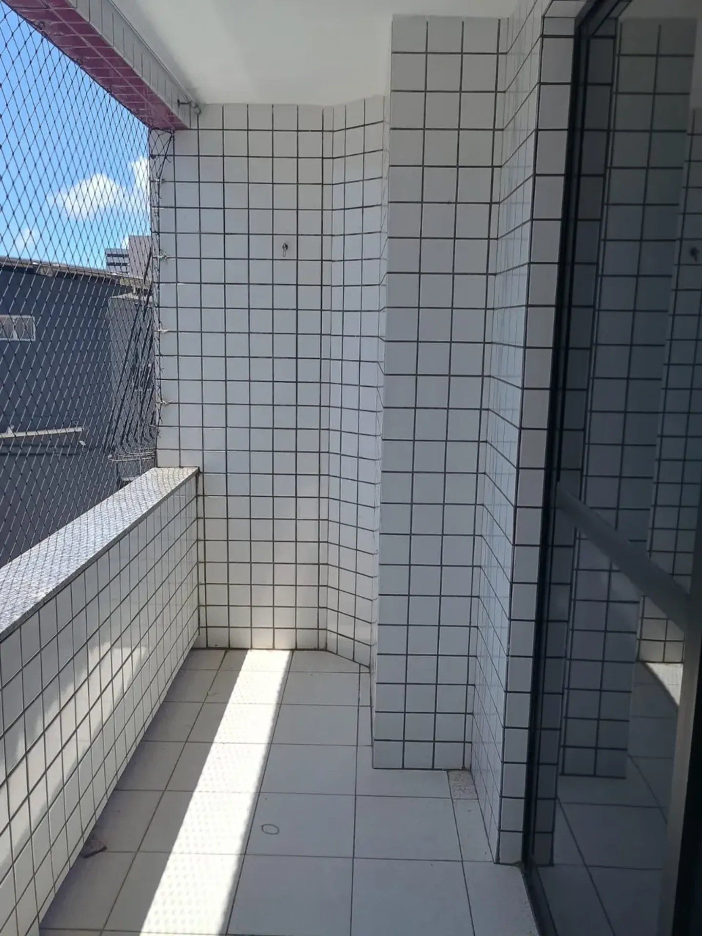 3-bedroom apartment with a walk-in closet in João Pessoa — photo 9