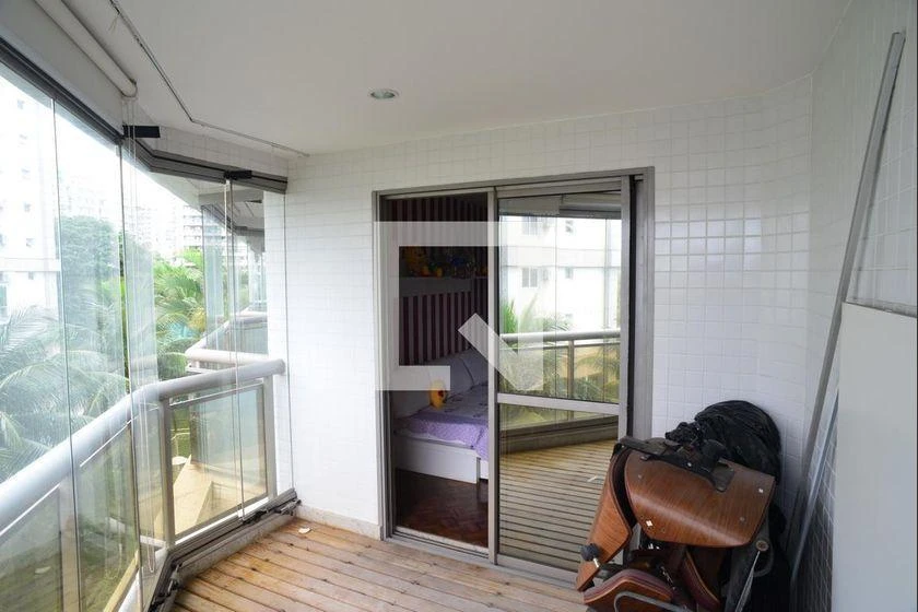 4-bedroom apartment with enclosed glass balcony — photo 42