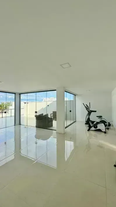 Casa com 5 suítes e piscina externa no condomínio — photo 43