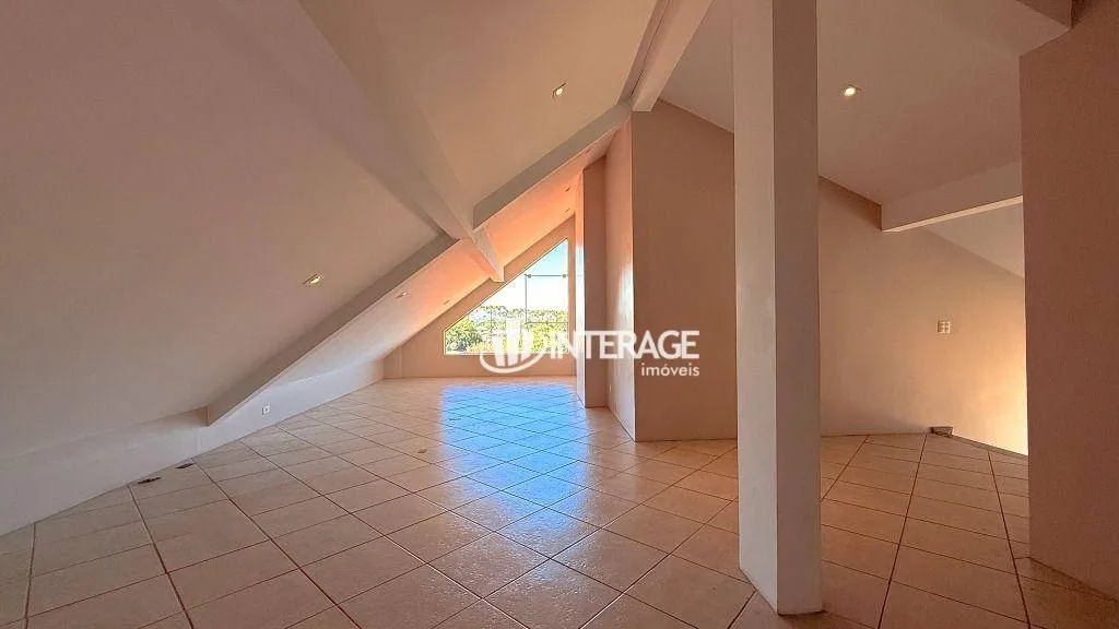 Condo house with private garden and laundry area — photo 54