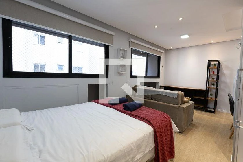 32 m² apartment with a washing machine and a dryer