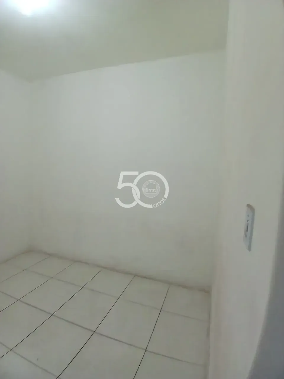Unfurnished apartment with 2 bedrooms and a separate kitchen — photo 16