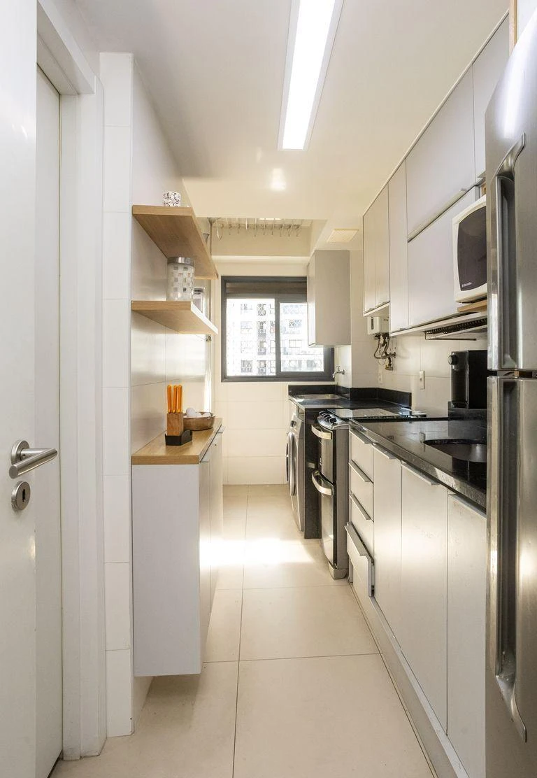 Furnished apartment, 87 m², with a glass-enclosed balcony — photo 5