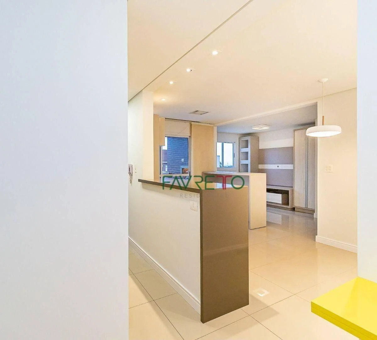 One-bedroom apartment in a building with a pool — photo 45