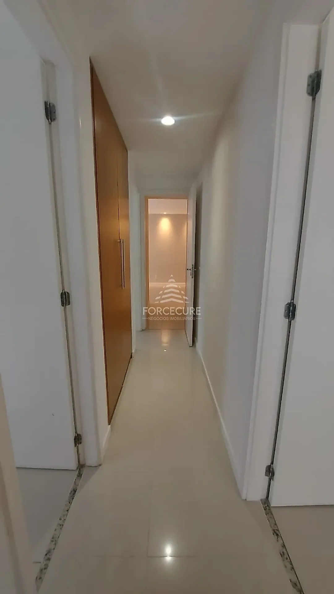 2-bedroom apartment, 1 with its own bathroom, 111 m² — photo 4