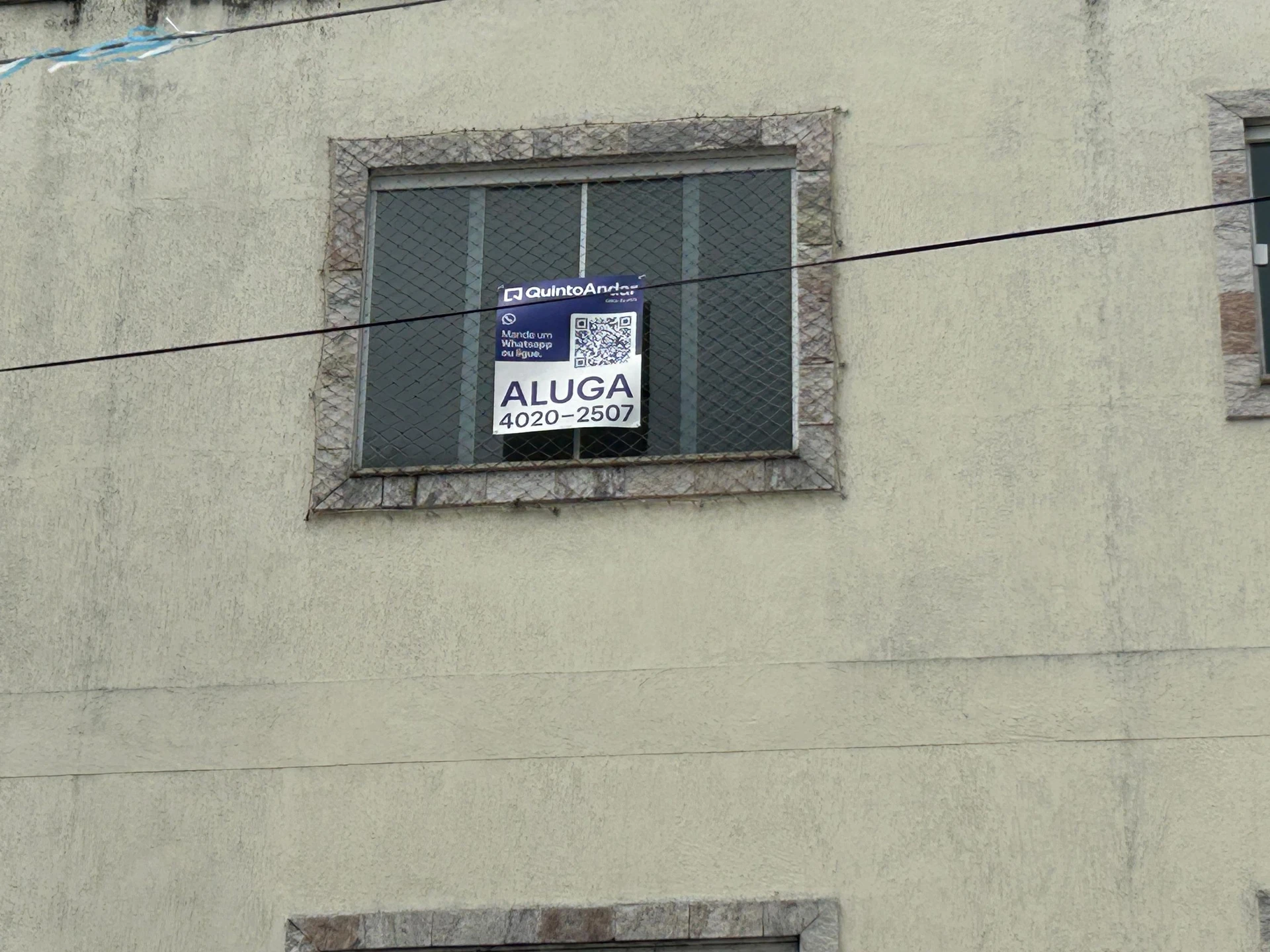 Balcony with a grill in a 3-bedroom apartment, 130 m² — photo 44