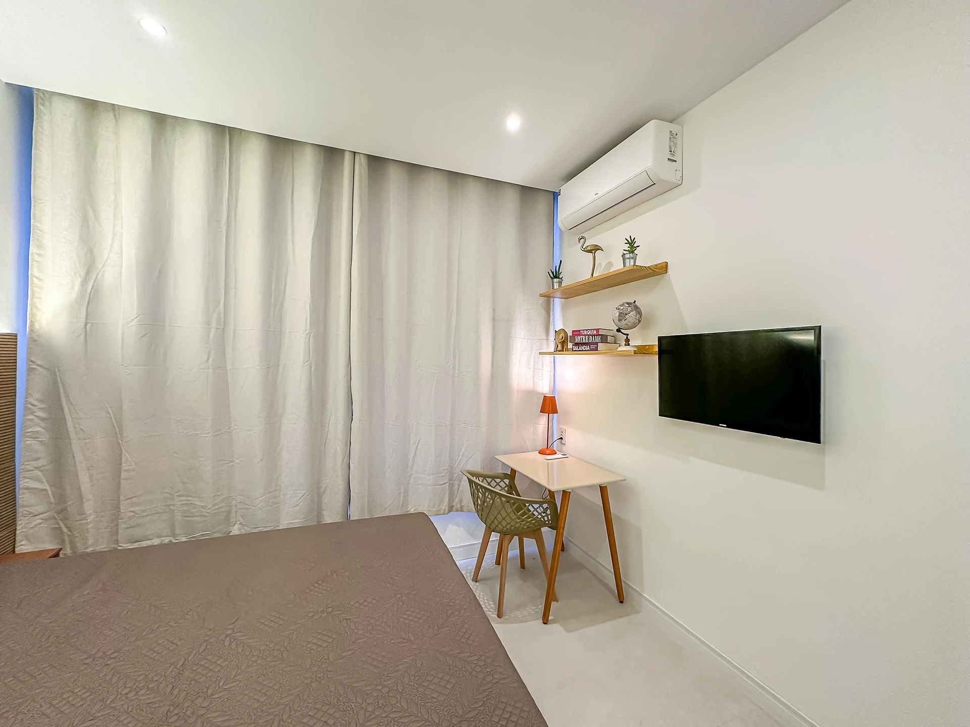Меблированная квартира с 1 спальней и кухней open-plan — photo 4