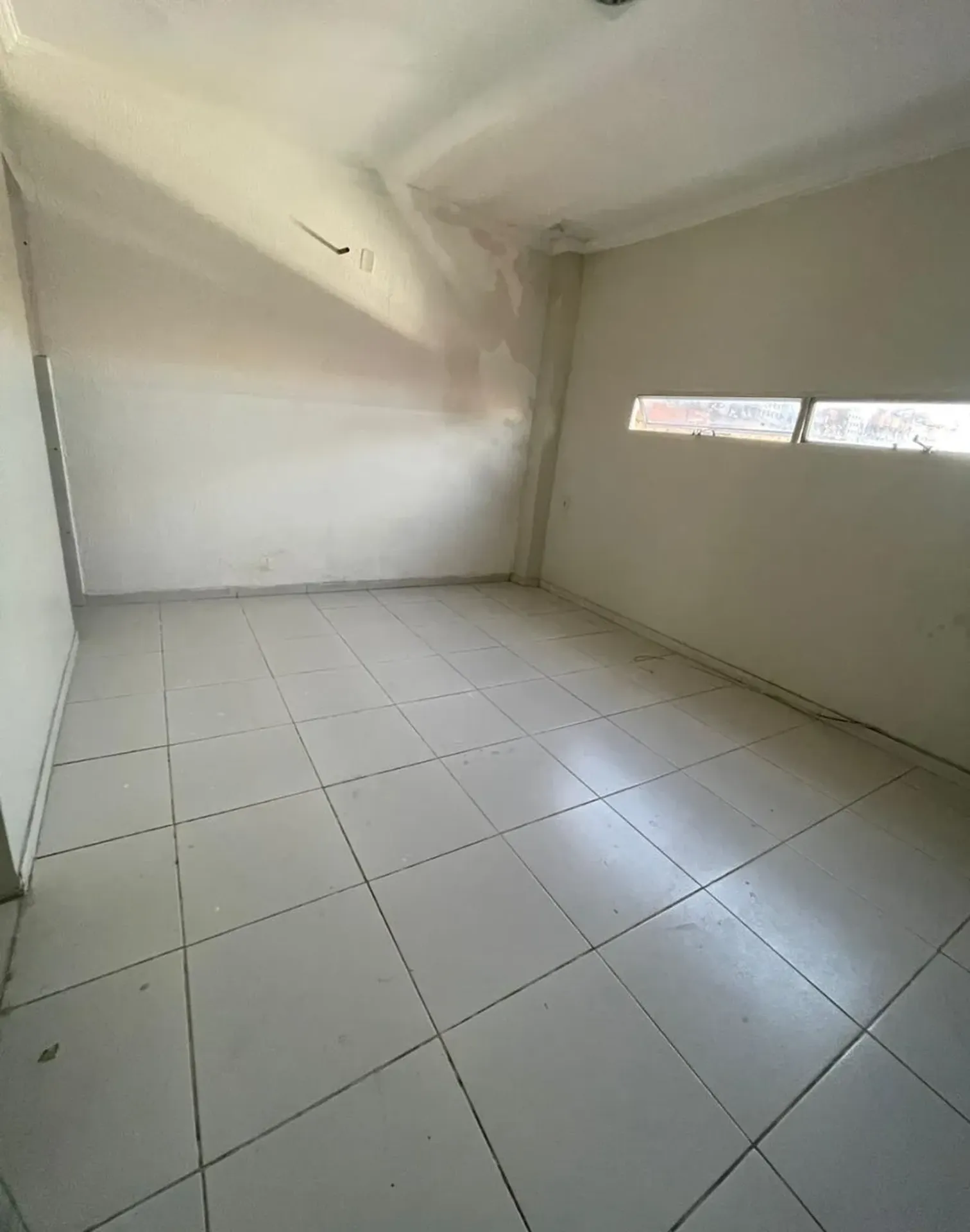 Unfurnished studio with 1 bedroom and 1 parking spot — photo 10