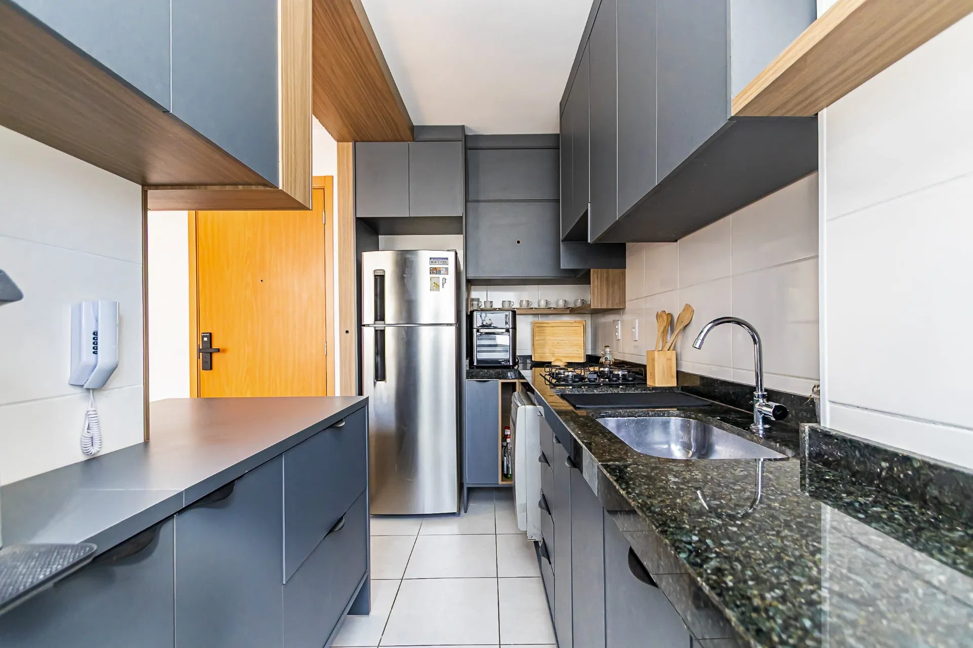 42 m² apartment with a home office and a washing machine — photo 27