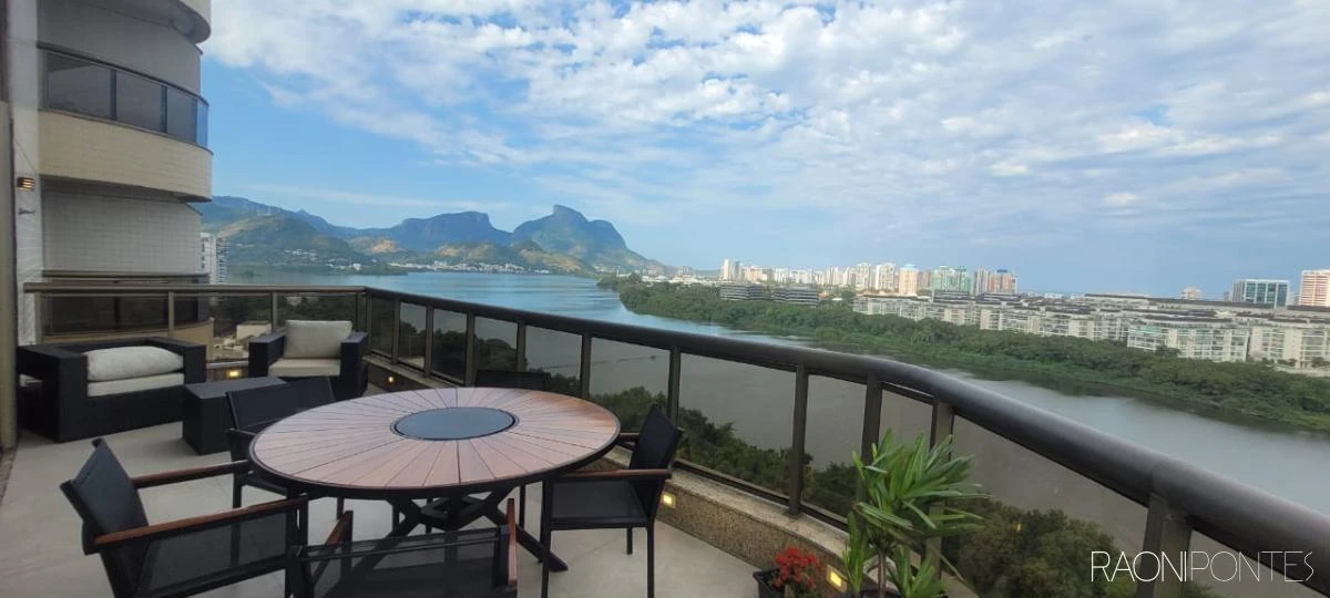 3-bedroom apartment with a water view in Rio de Janeiro — photo 5