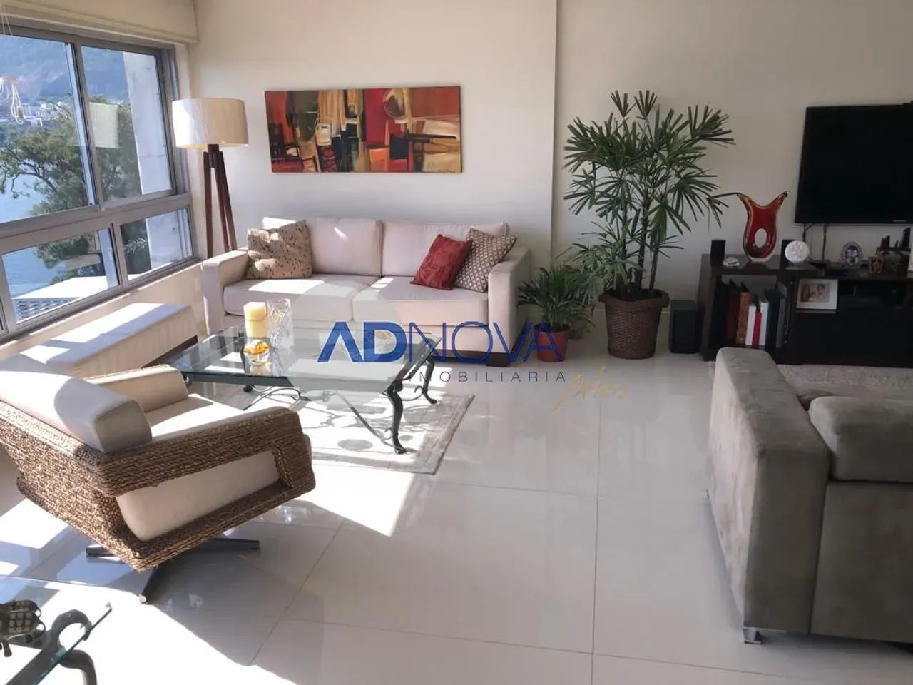 4-bedroom rental apartment with 4 bathrooms — photo 4