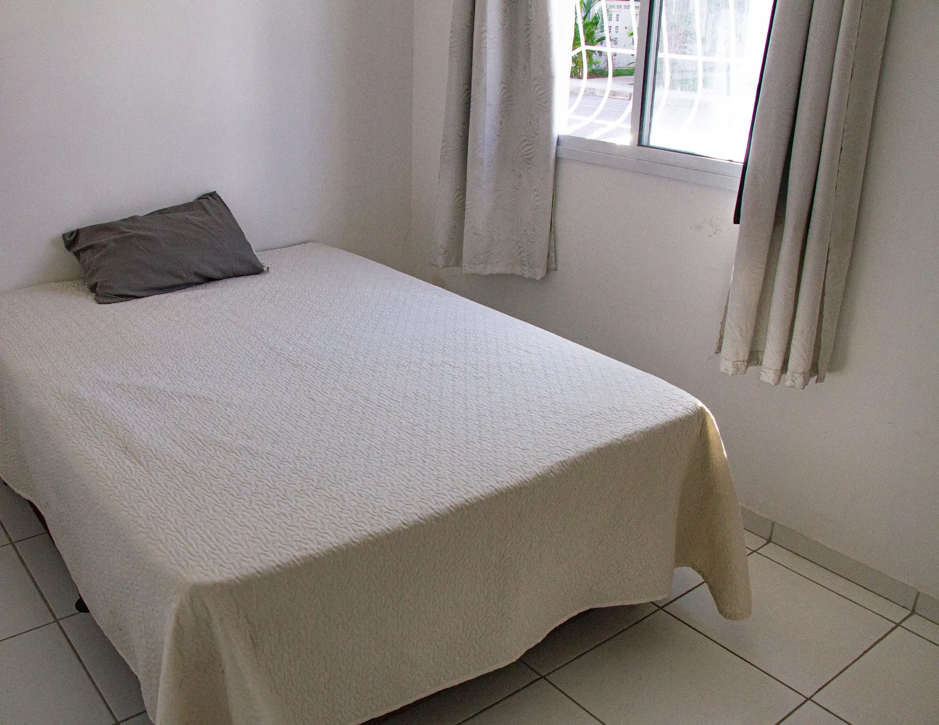 Furnished 2-bedroom apartment with 1 bathroom