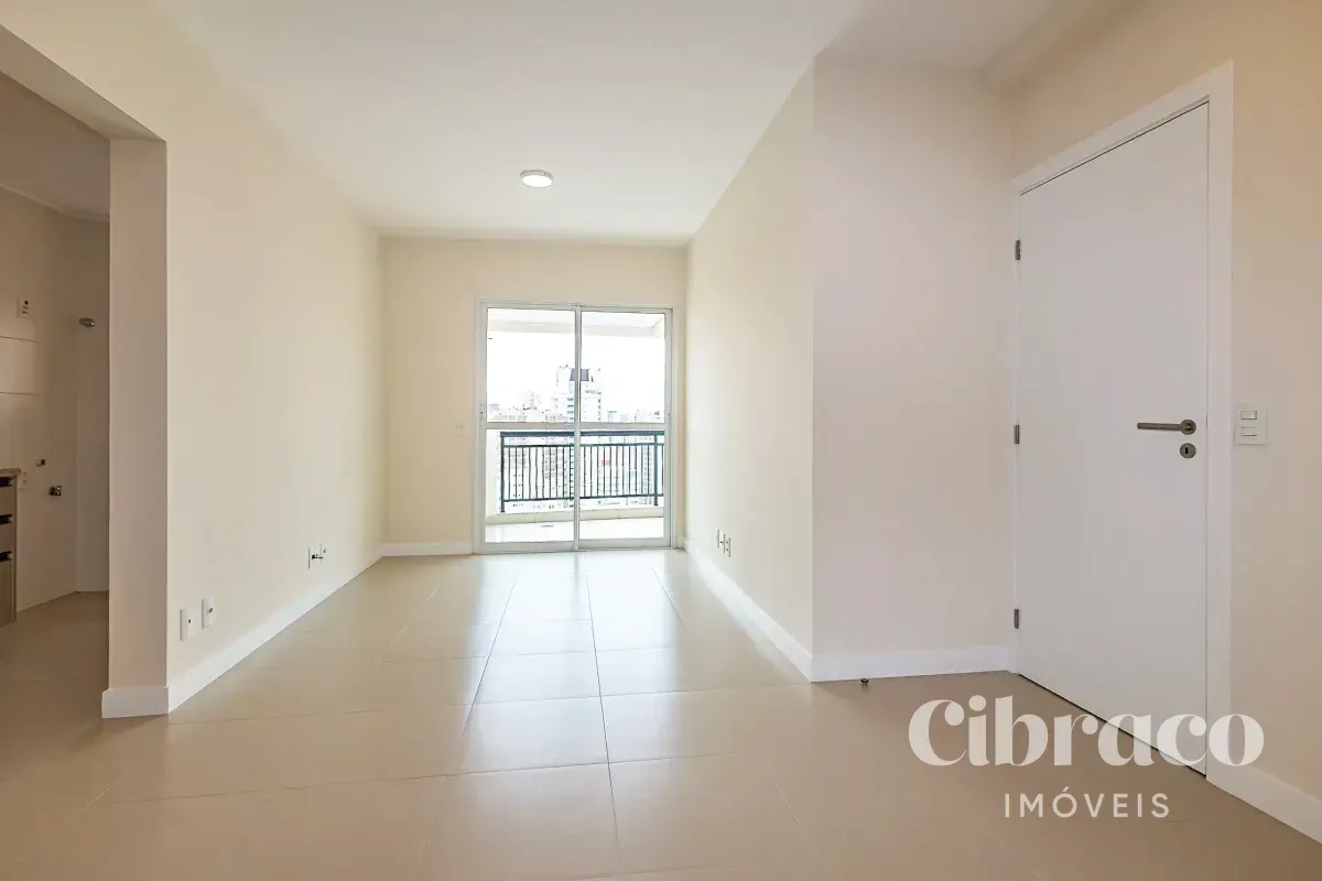 2-bedroom apartment with balcony and 2 parking spots — photo 4