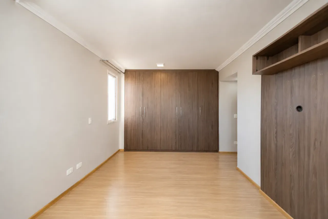 Unfurnished 3-bedroom apartment with 2 bathrooms — photo 7