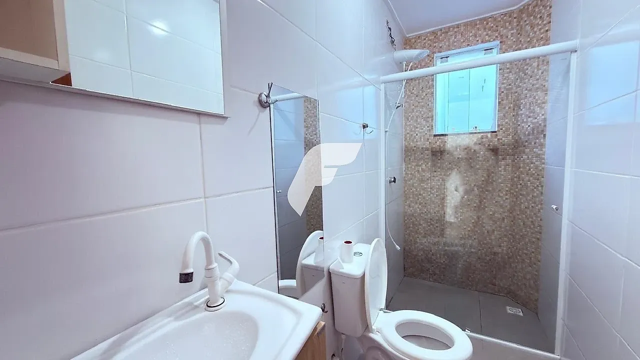 Apartamento en planta baja con cocina compacta y 2 dormitorios — photo 6