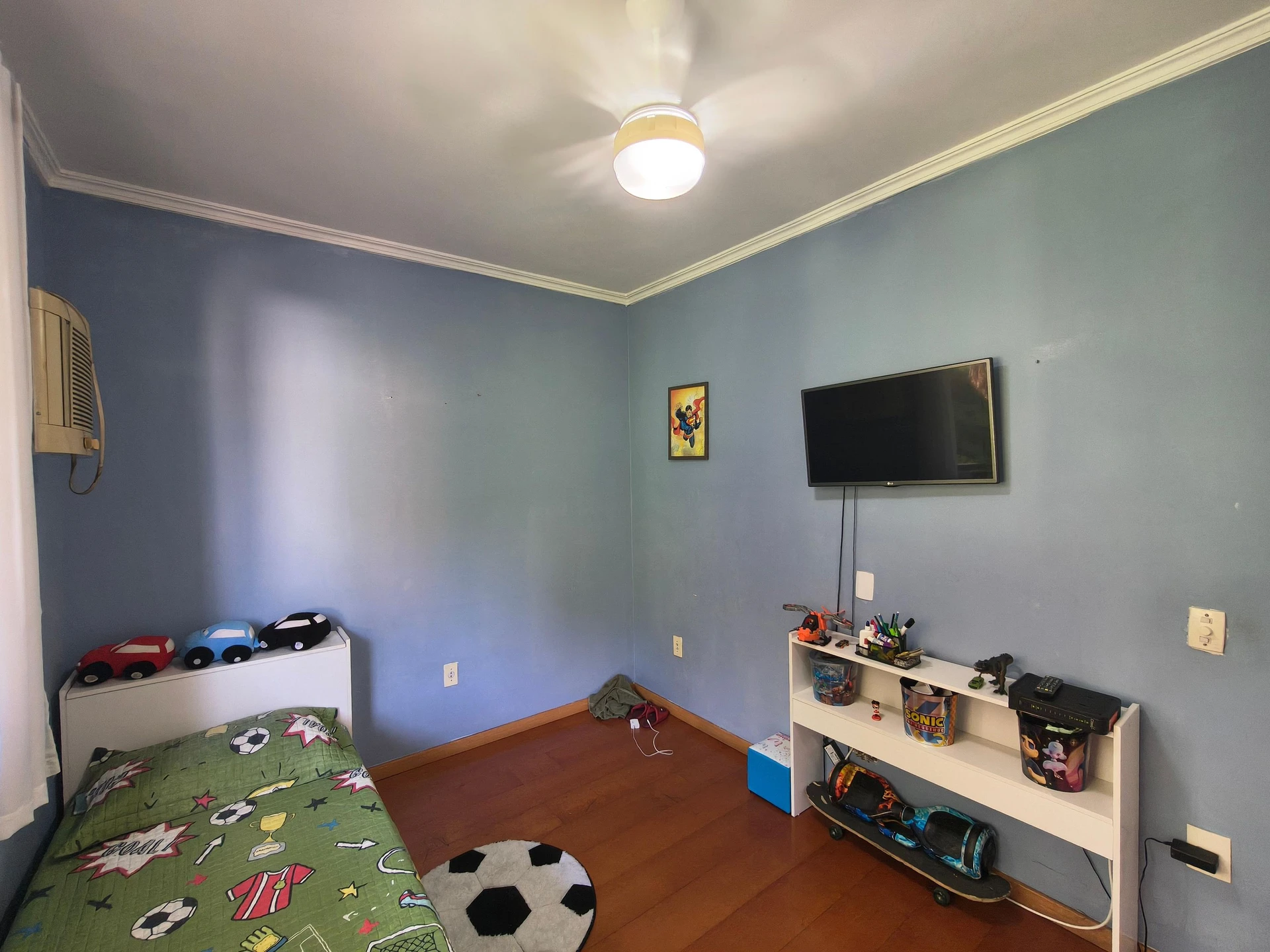 Apartamento amueblado con 3 dormitorios y balcón — photo 22