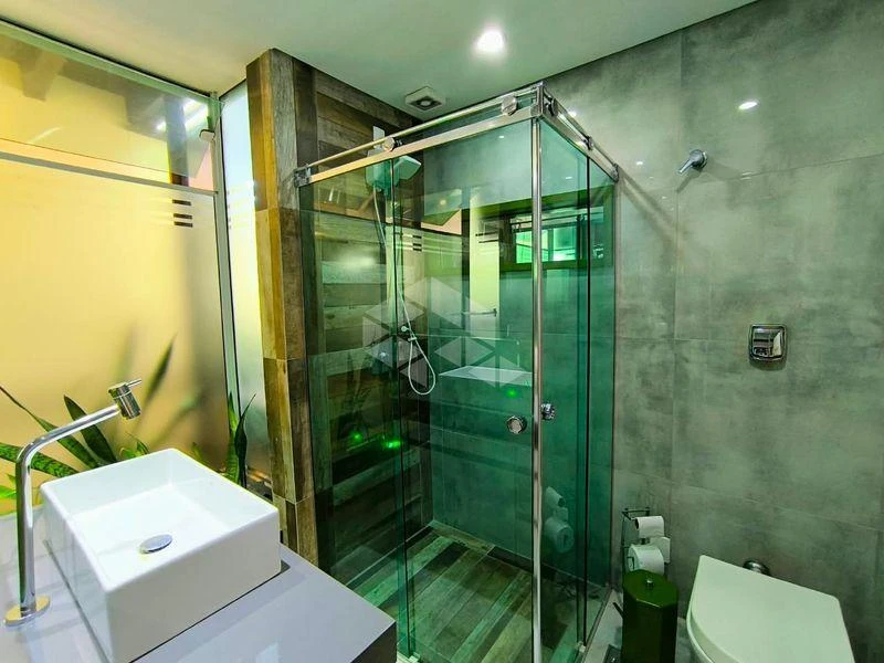 2-bedroom apartment with a water view in Florianópolis — photo 14