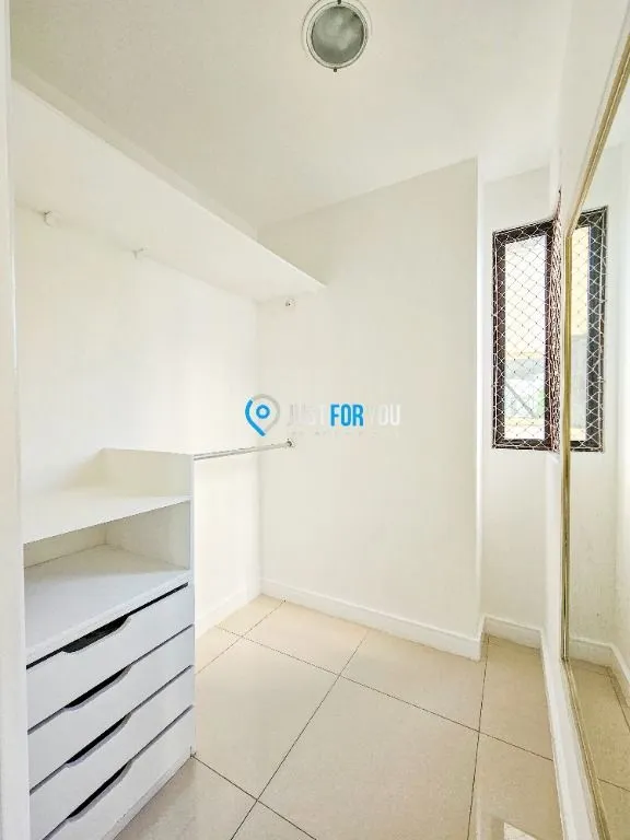 Apartment, 106 m², with a walk-in closet — photo 10