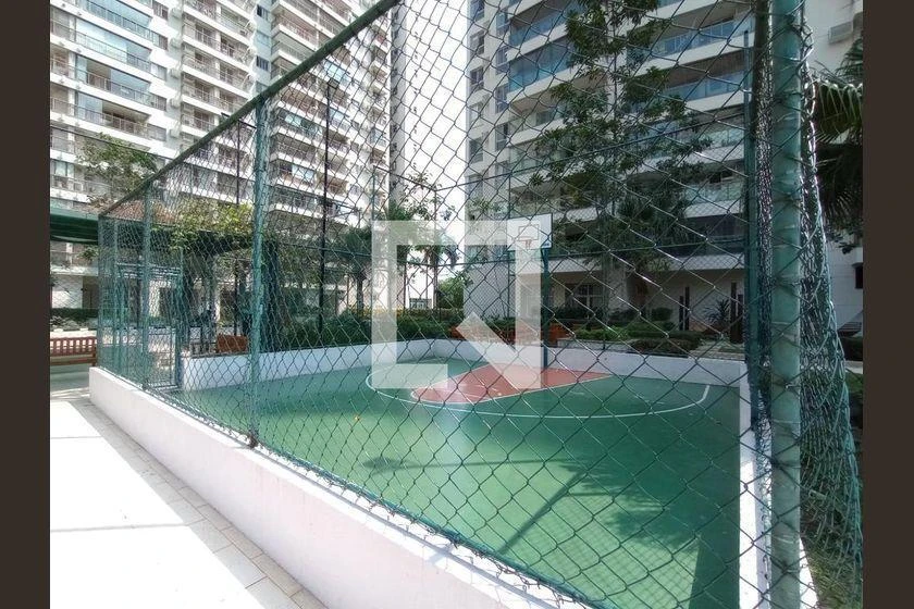 Glass-enclosed balcony in a 2-bedroom apartment, 78 m² — photo 4