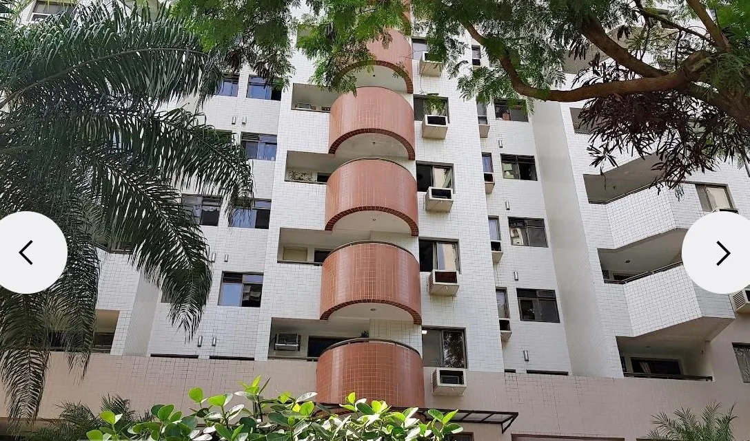 One-bedroom apartment in a building with a gym — photo 11