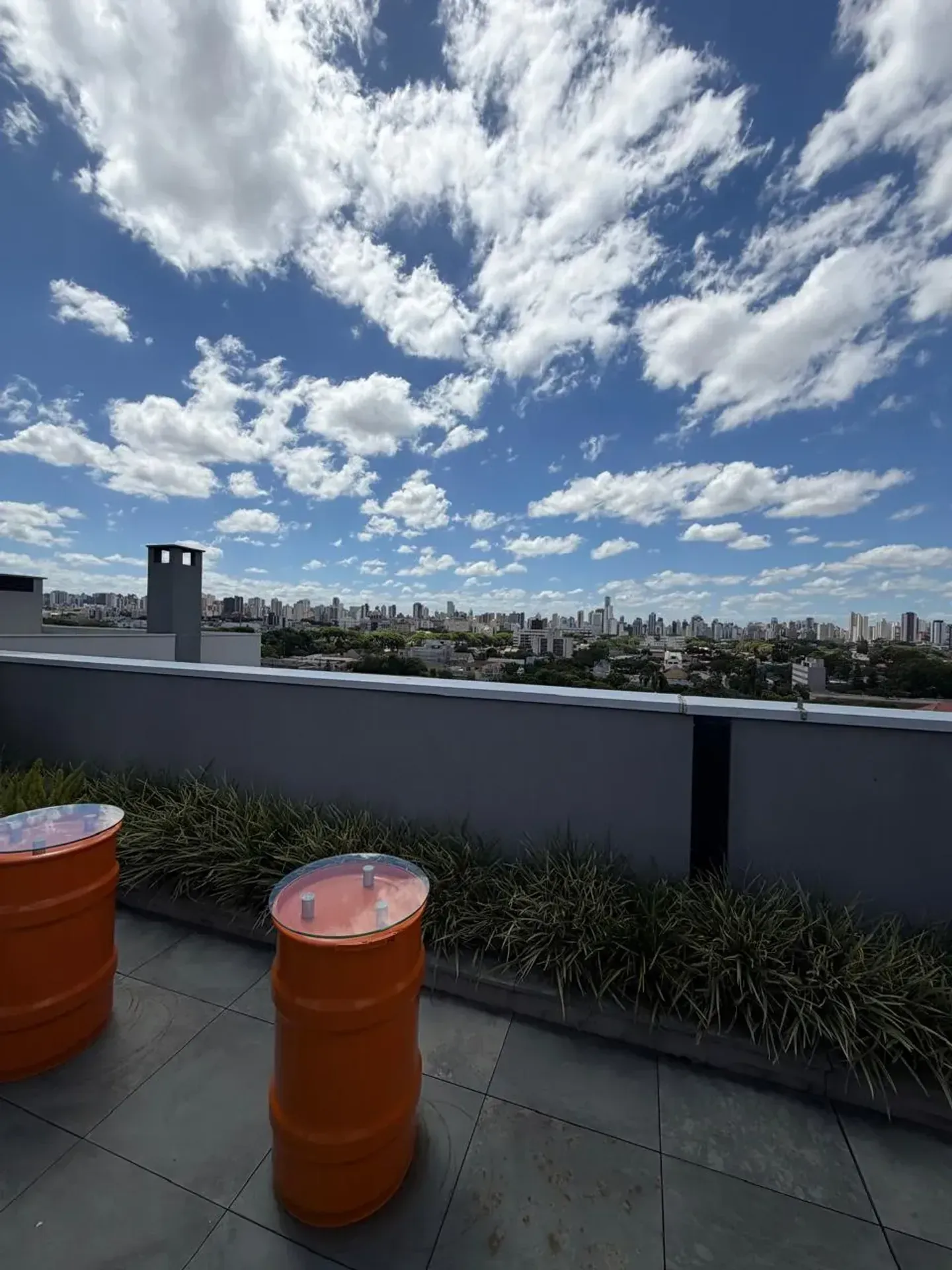 Furnished 1-bedroom apartment with balcony and barbecue — photo 37
