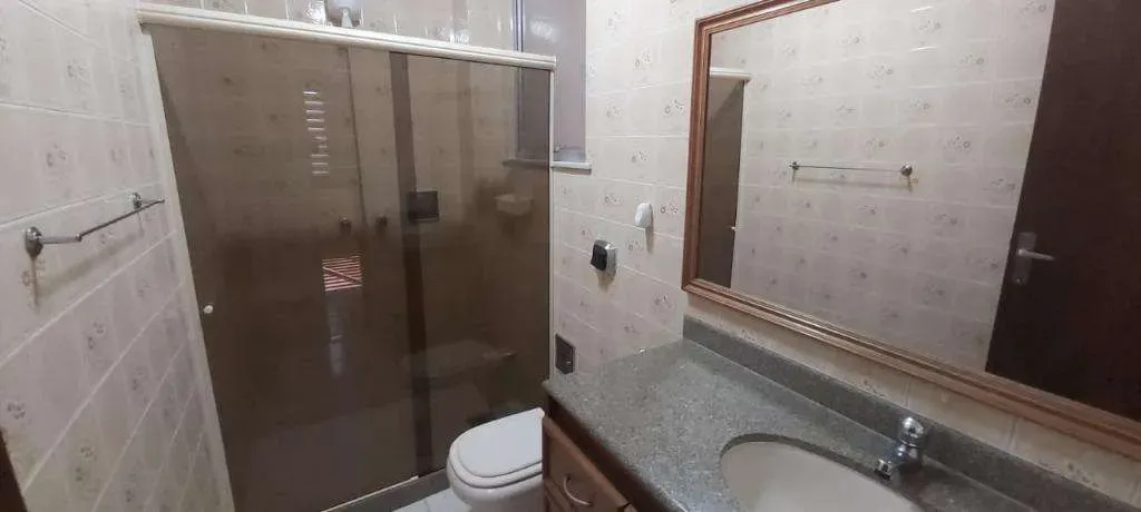 Apartment with 3 bedrooms and 4 bathrooms — photo 12